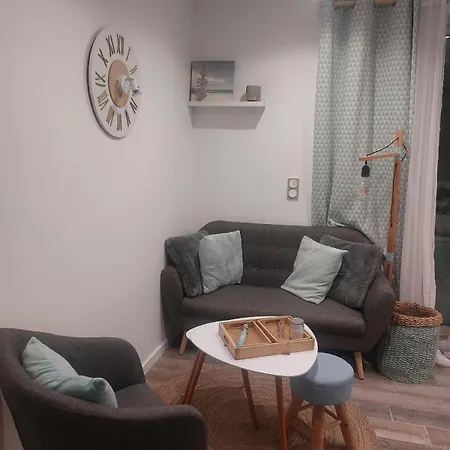 Nid Douillet Refait A Neuf, Proche De La Appartement